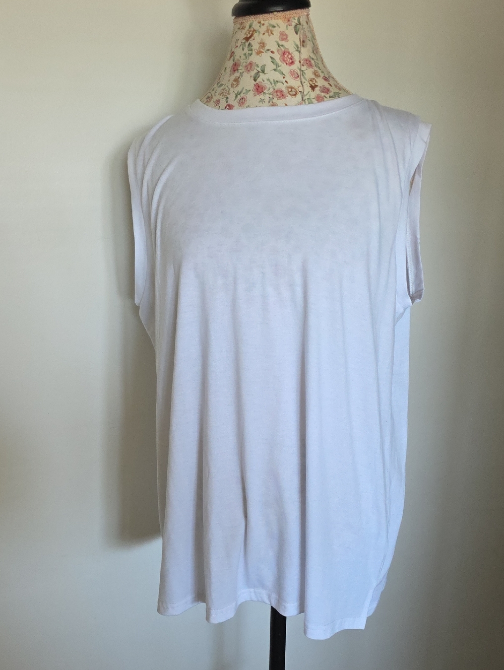 Women's White Sleeveless Crewneck Top